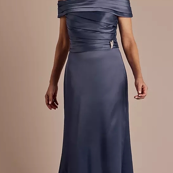 David's Bridal Strapless Satin Dress in Blue - Picture 4 of 13